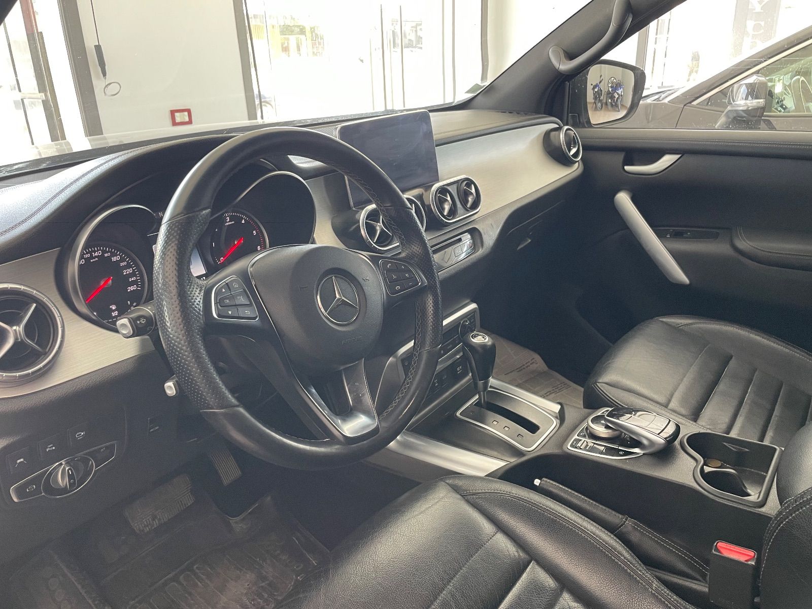 Mercedes-Benz Classe X à Tunis - Photo 3