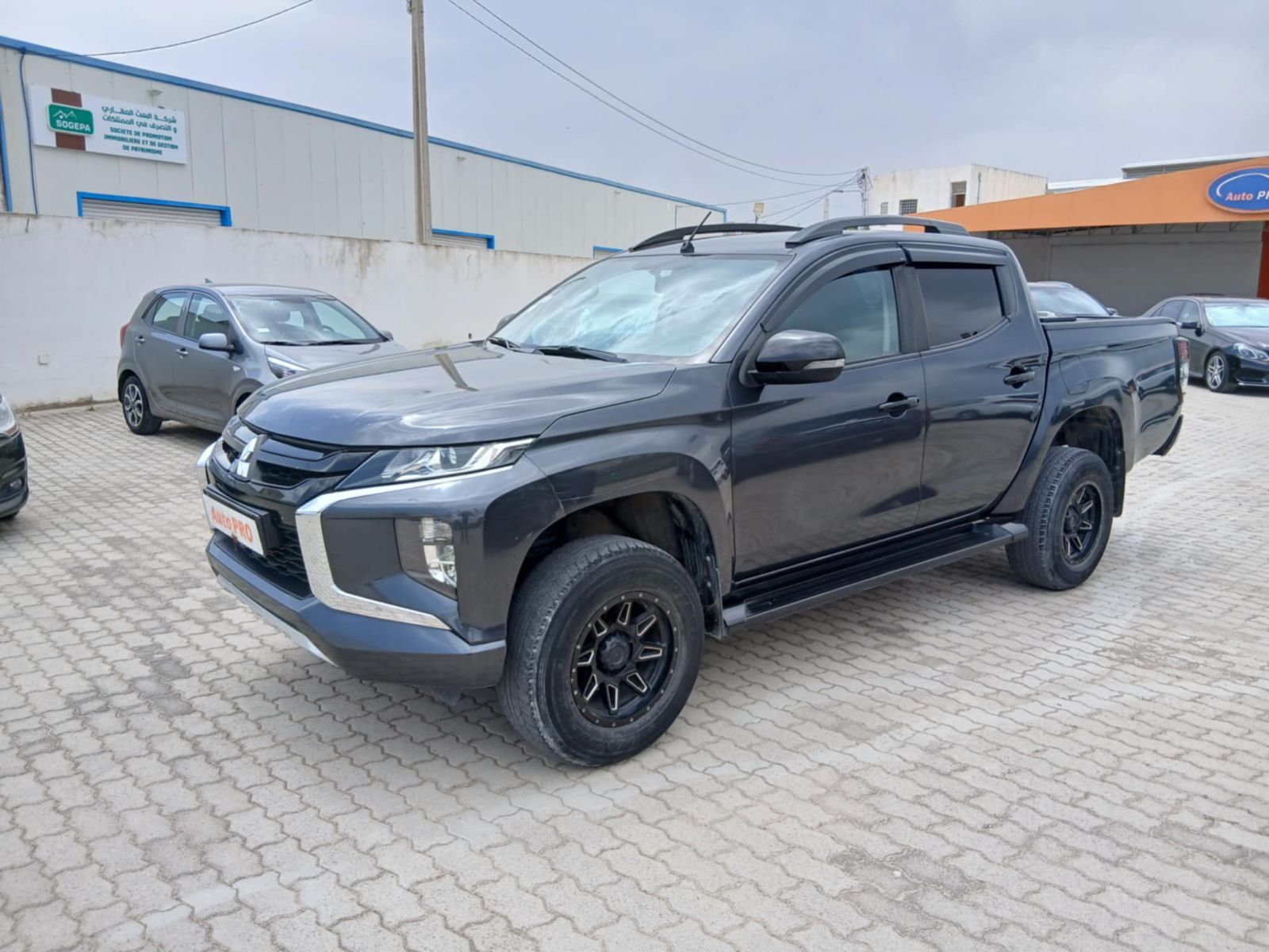 Mitsubishi L200 Sportero Double Cabine à Tunis - Photo 4