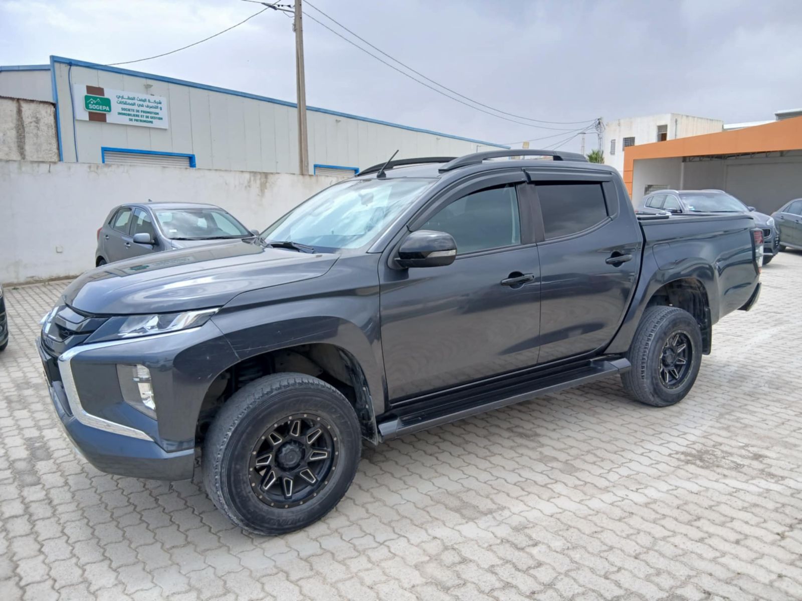 Mitsubishi L200 Sportero Double Cabine à Tunis - Photo 5