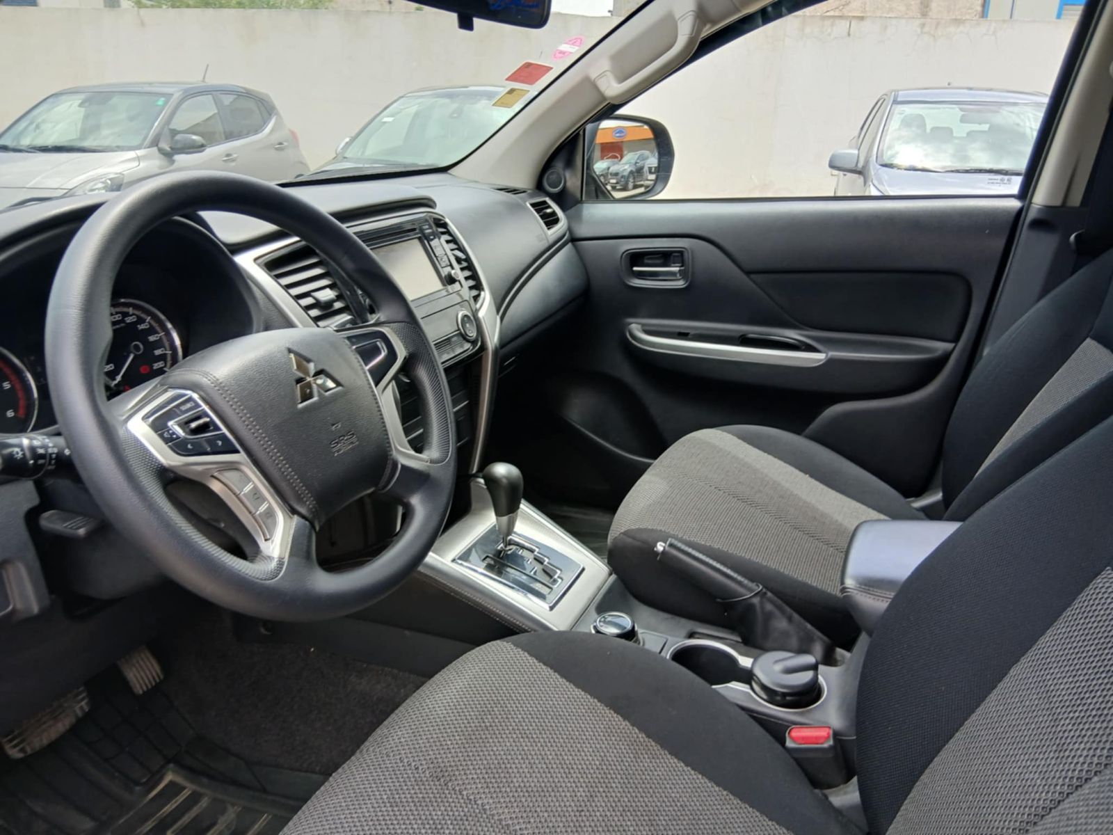 Mitsubishi L200 Sportero Double Cabine à Tunis - Photo 8
