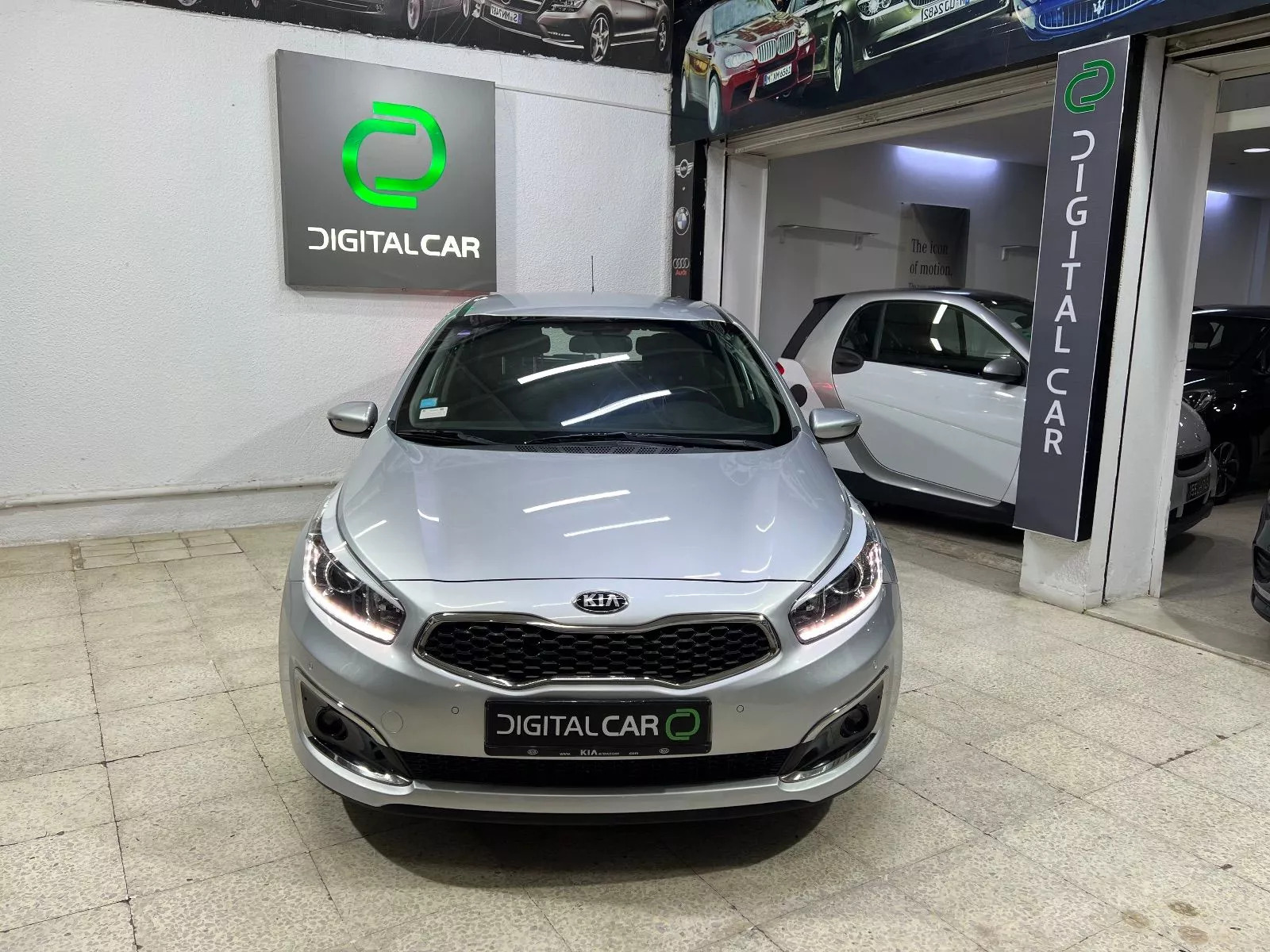 KIA Cerato 5p à Tunis - Photo 2