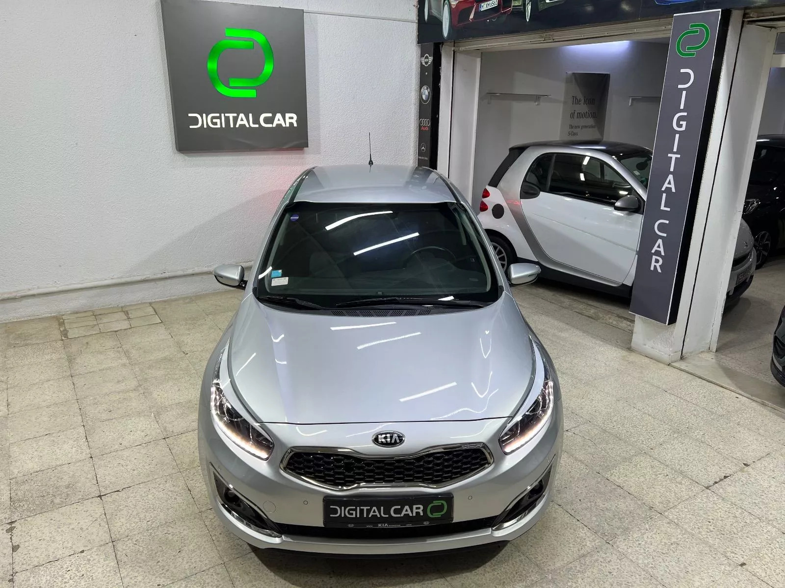 KIA Cerato 5p à Tunis - Photo 4