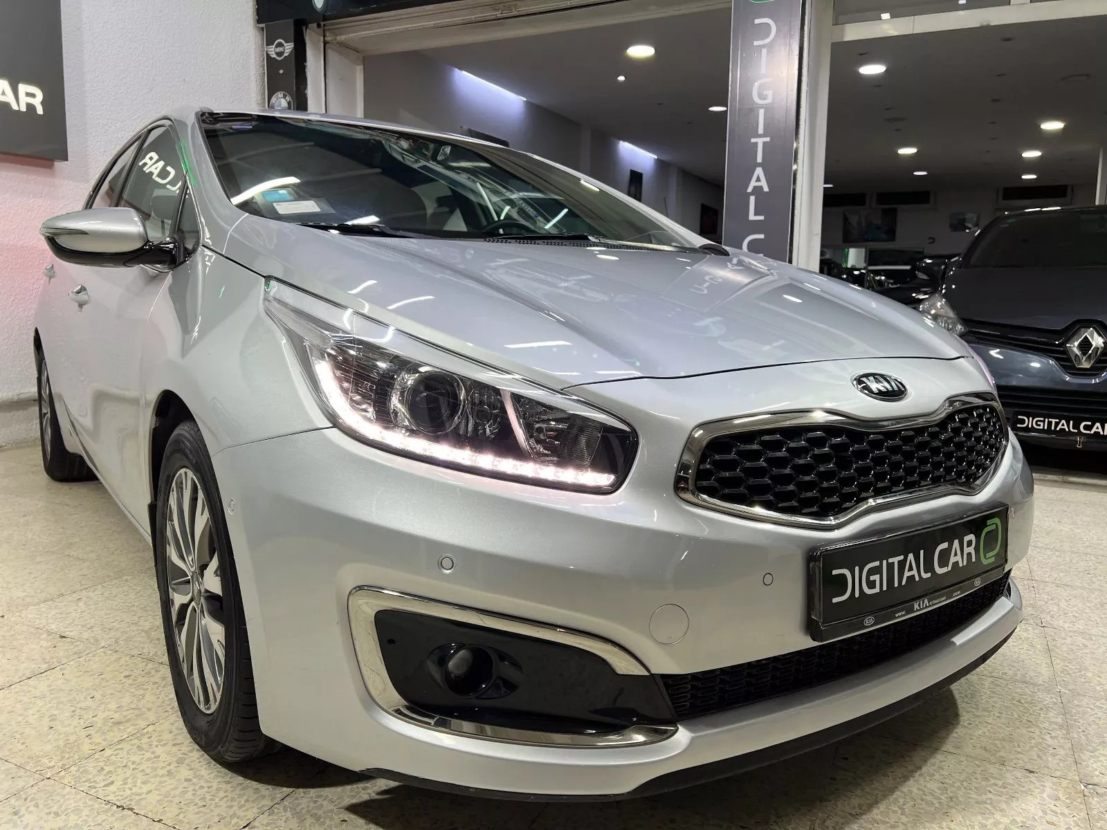 KIA Cerato 5p à Tunis - Photo 8
