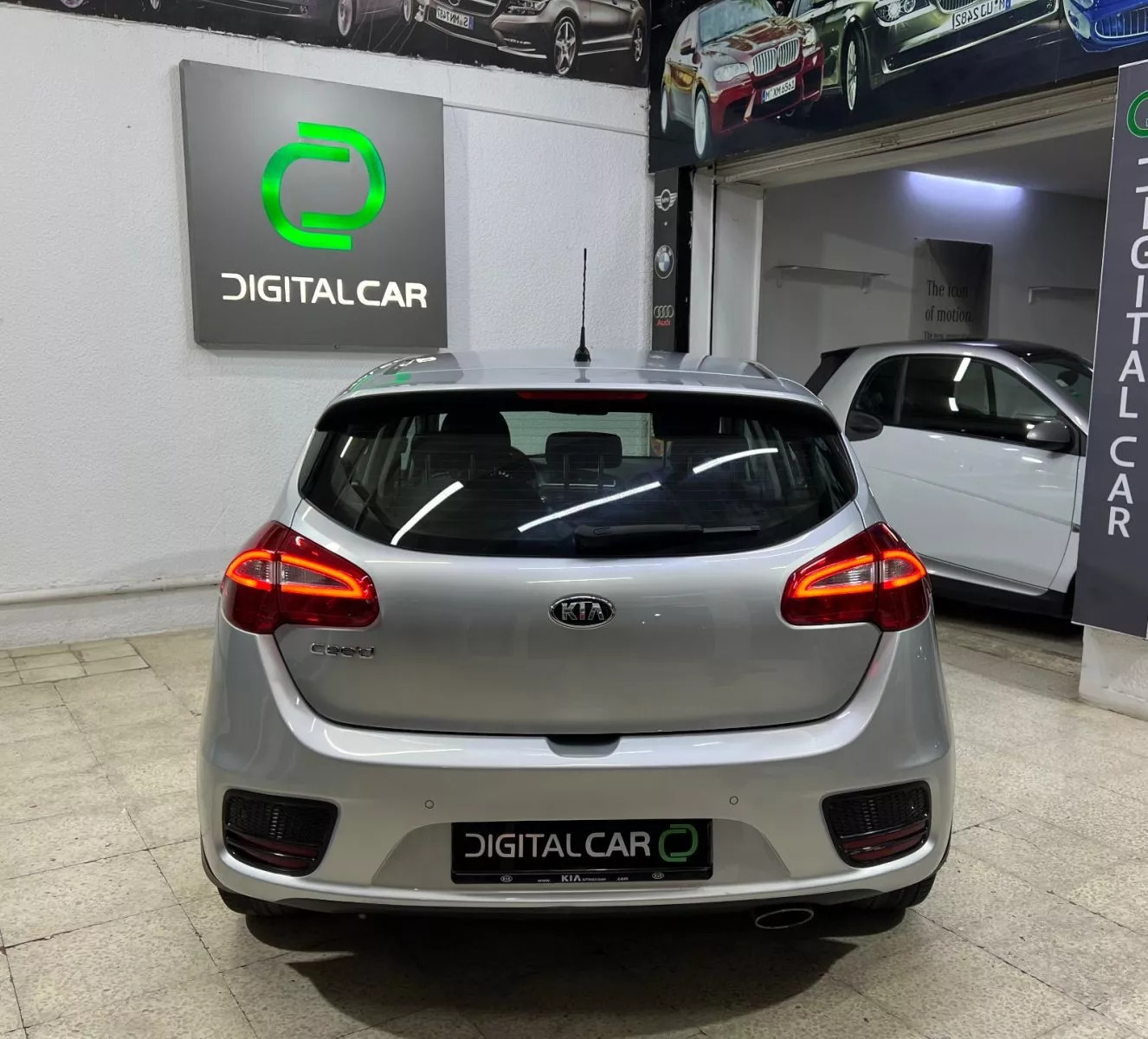 KIA Cerato 5p à Tunis - Photo 9