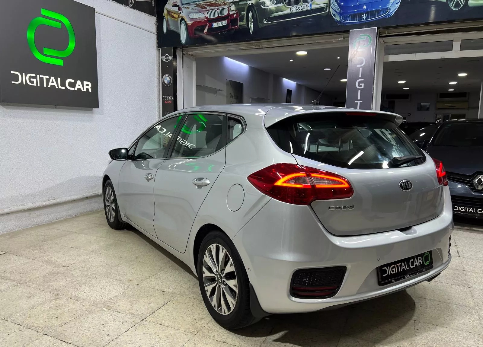 KIA Cerato 5p à Tunis - Photo 10