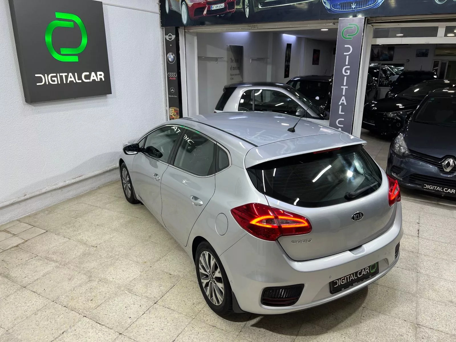 KIA Cerato 5p à Tunis - Photo 14