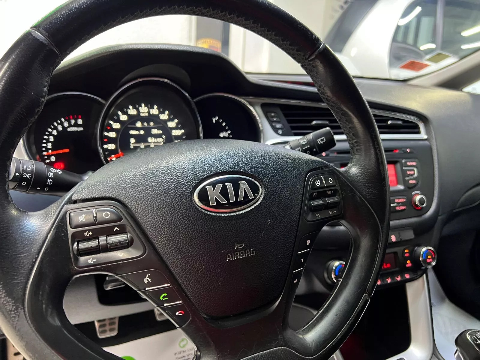 KIA Cerato 5p à Tunis - Photo 21