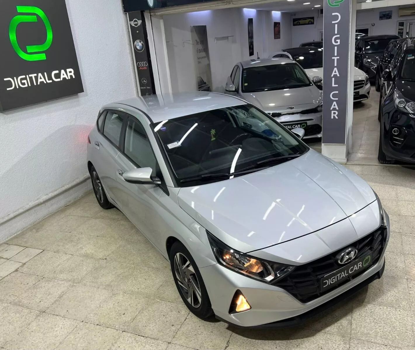 Hyundai i20 High Grade à Tunis - Photo 5