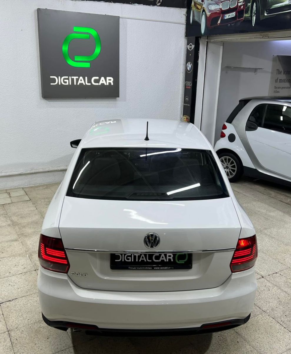 Volkswagen Polo Sedan Trendline à Tunis - Photo 10