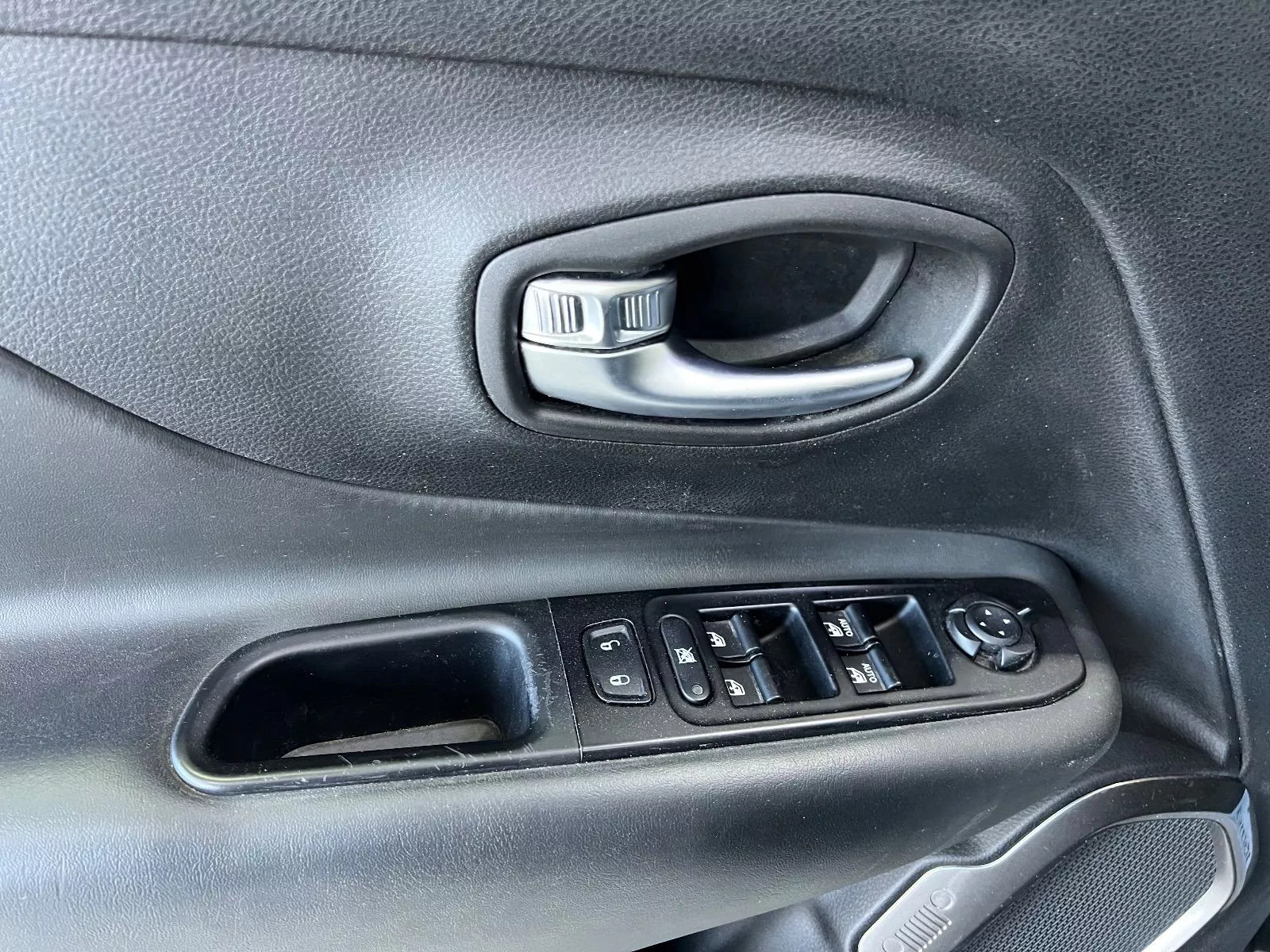 Jeep Renegade Limited à Nabeul - Photo 21