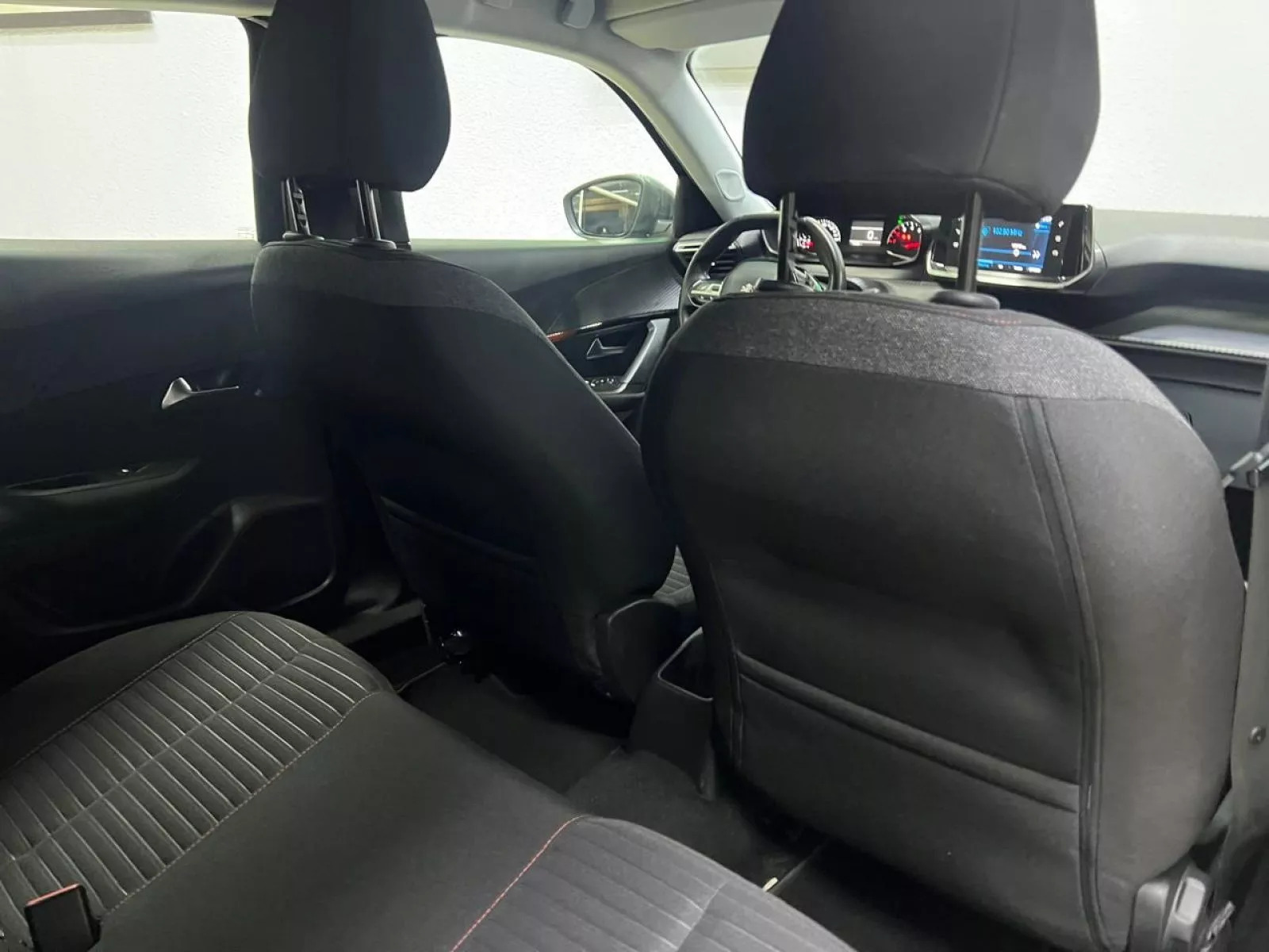 Peugeot 2008 GT_LINE à Tunis - Photo 26
