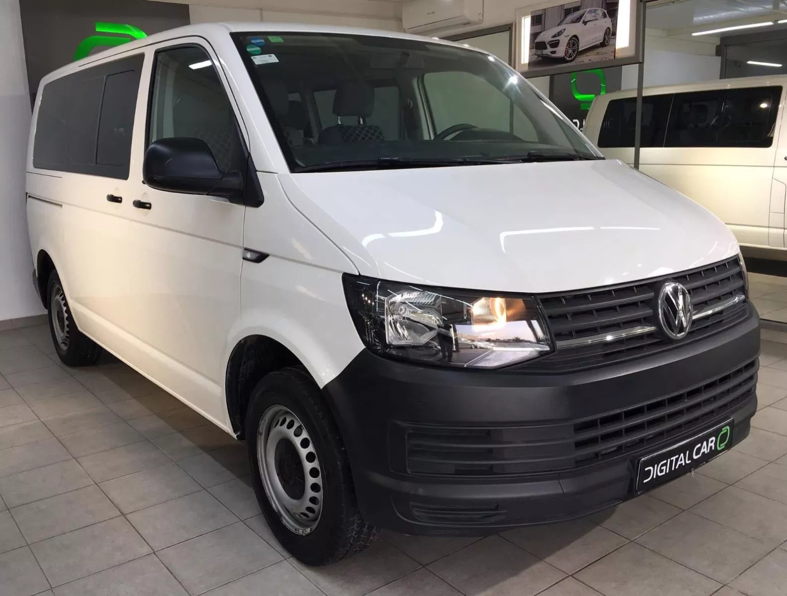 Volkswagen Transporter Combi 6.1 à Nabeul - Photo 1