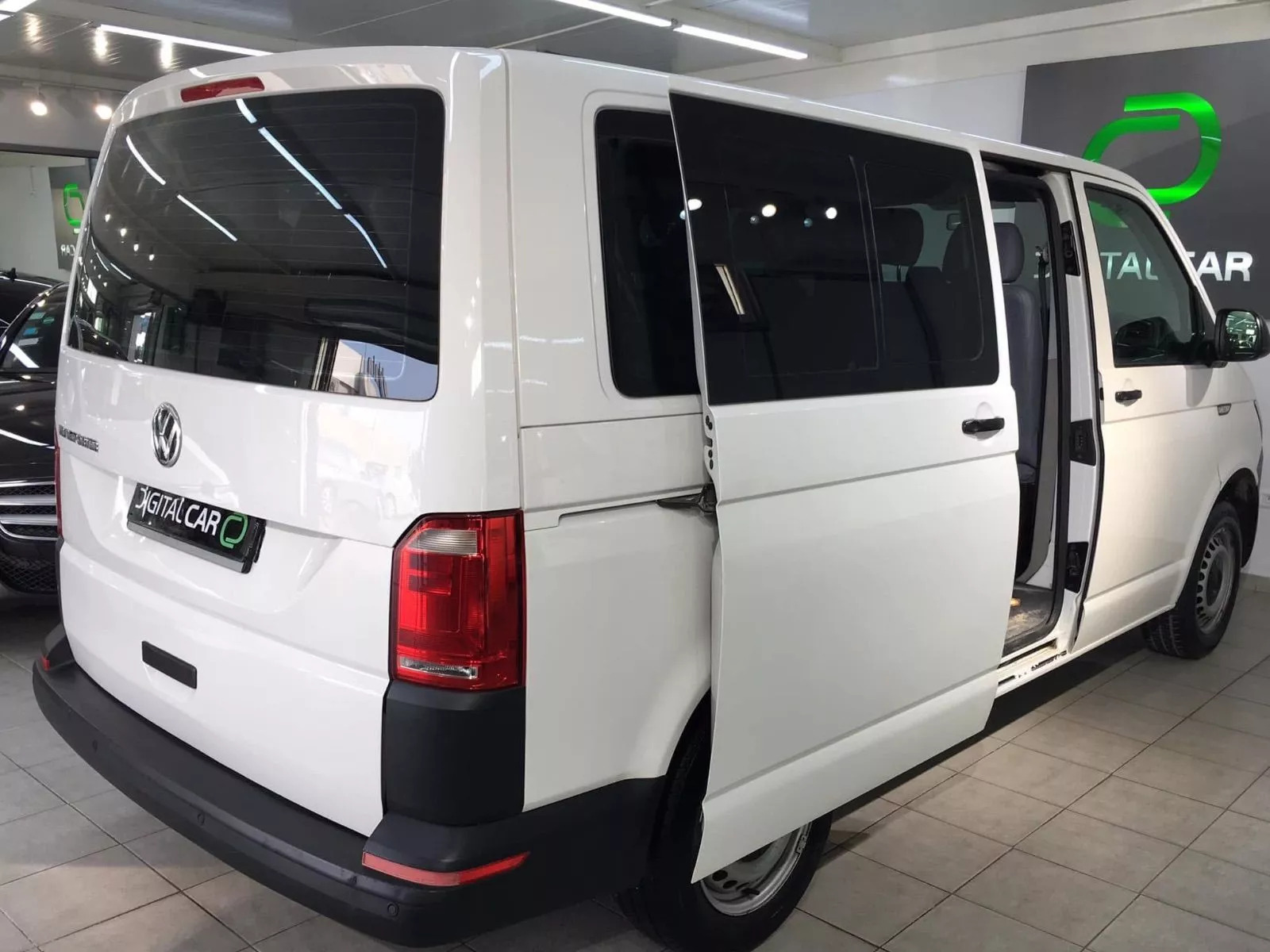 Volkswagen Transporter Combi 6.1 à Nabeul - Photo 5