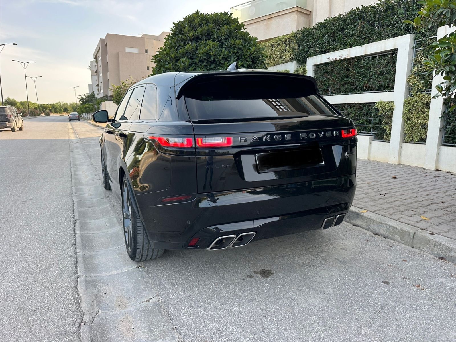 Land Rover Range Rover Velar S à Kairouan - Photo 3