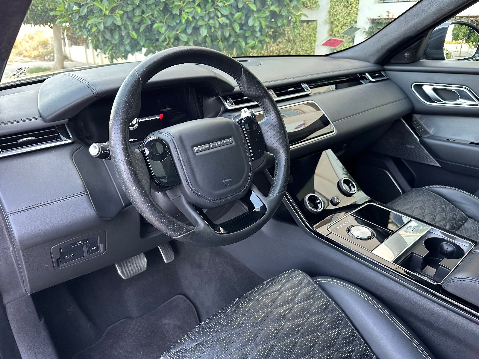 Land Rover Range Rover Velar S à Kairouan - Photo 20