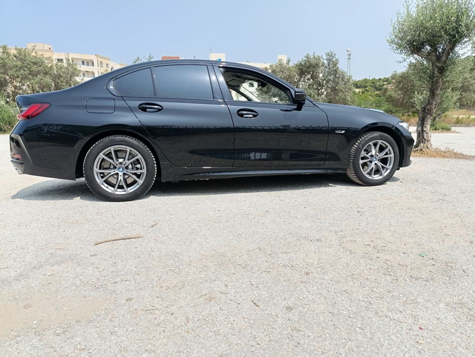 BMW Série 3 Confort Sport Line à Tunis - Photo 3