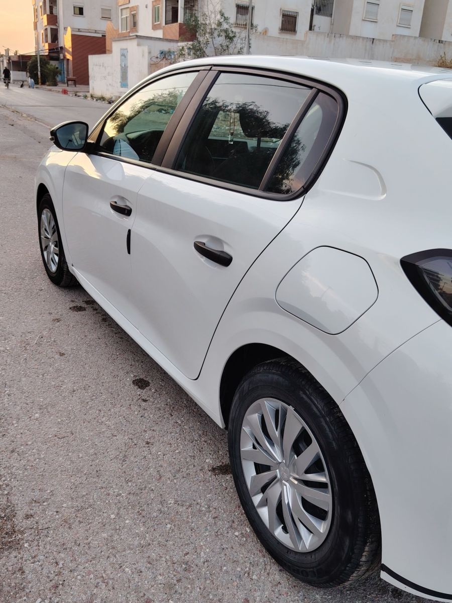Peugeot 208 Active à Ariana - Photo 2