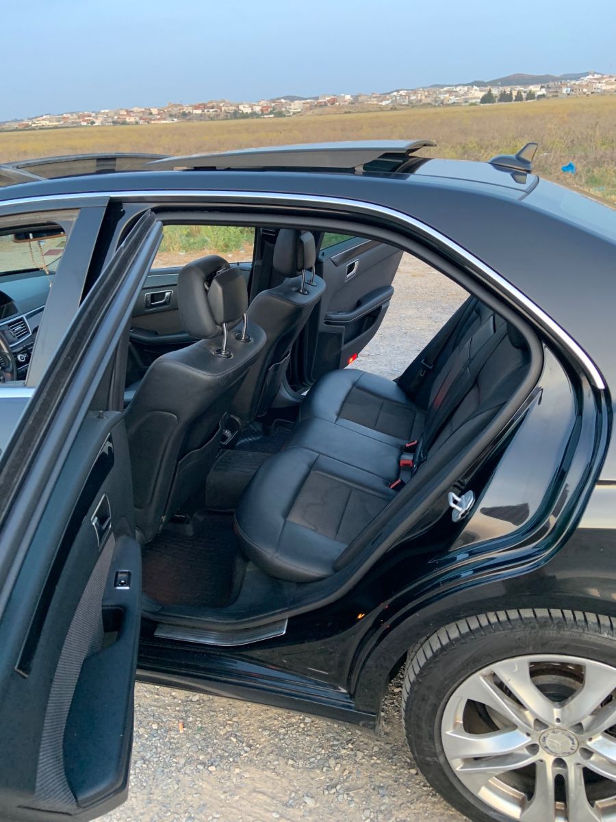 Mercedes-Benz Classe E e220 à Tunis - Photo 2