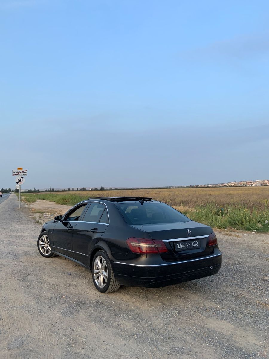 Mercedes-Benz Classe E e220 à Tunis - Photo 4
