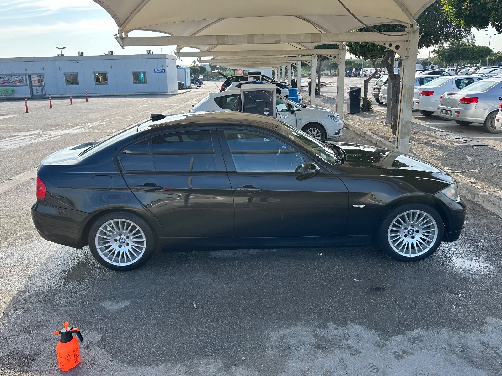 BMW Série 3 à Ariana - Photo 4