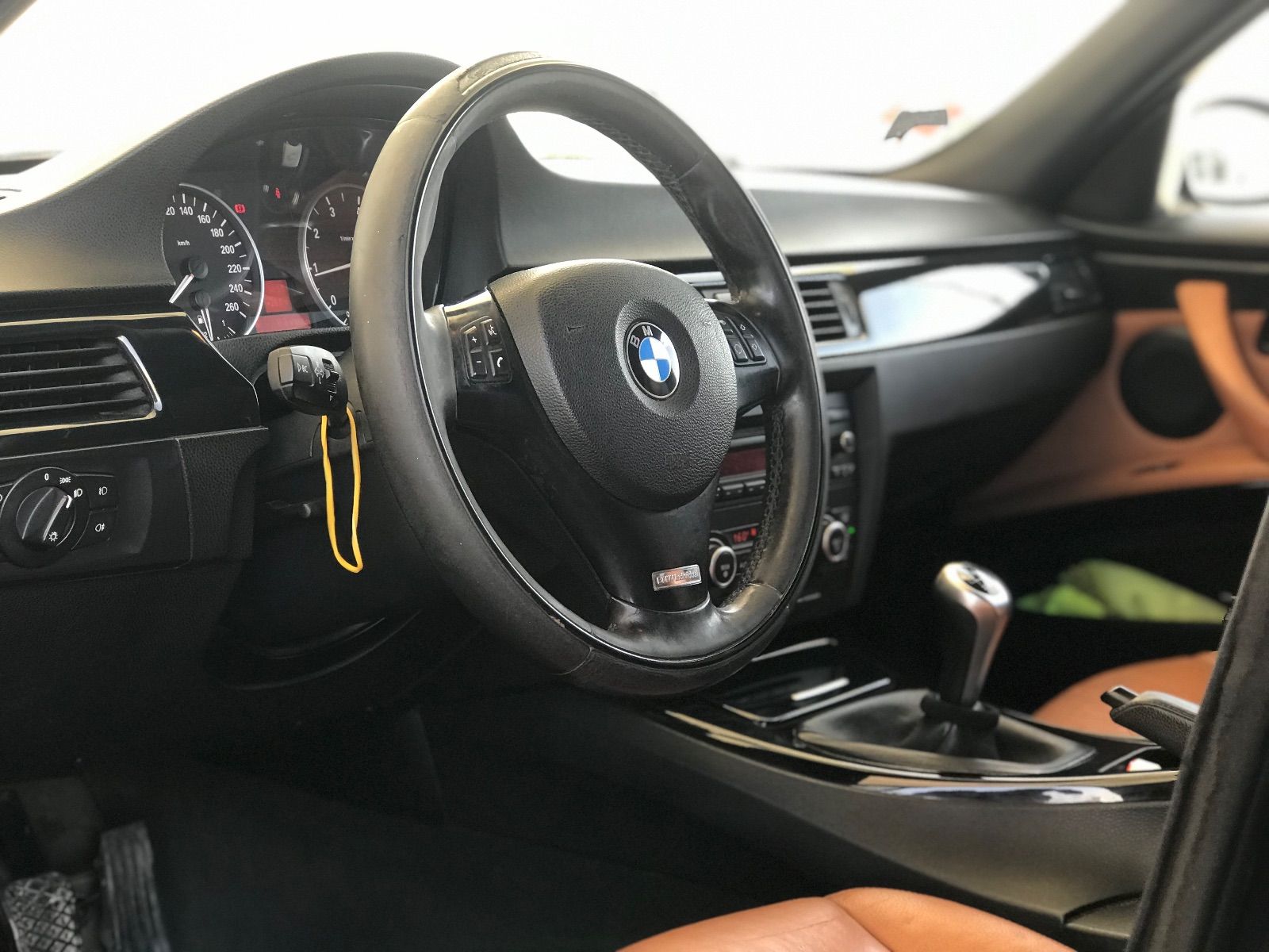 BMW Série 3 à Ariana - Photo 14