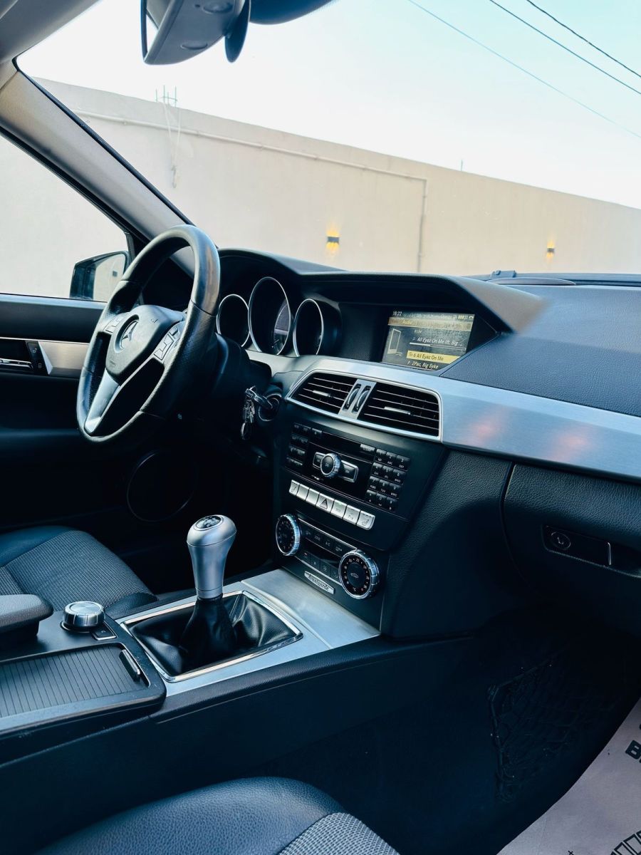 Mercedes-Benz Classe C à Tunis - Photo 8