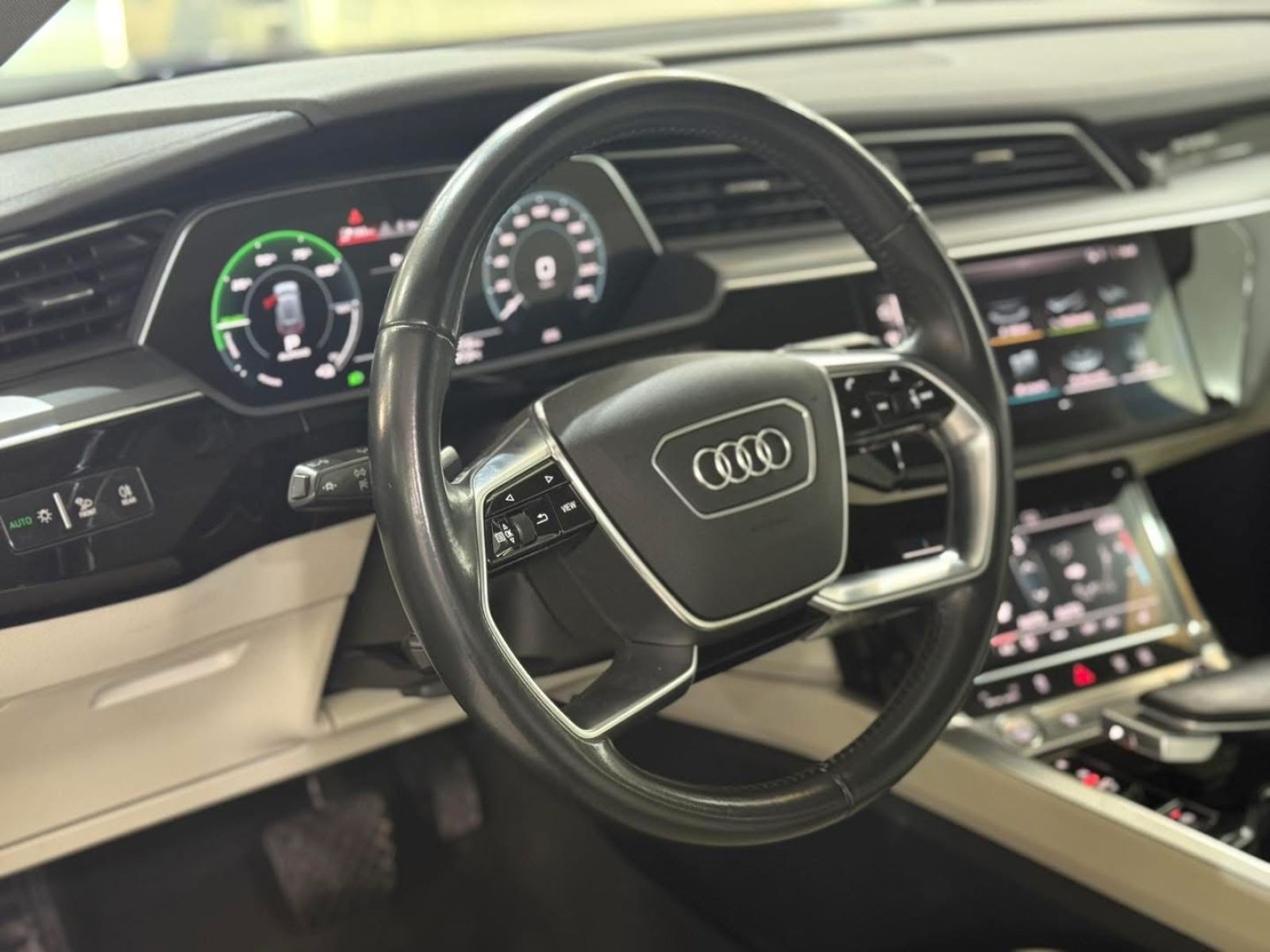 Audi E-tron à Ben Arous - Photo 9
