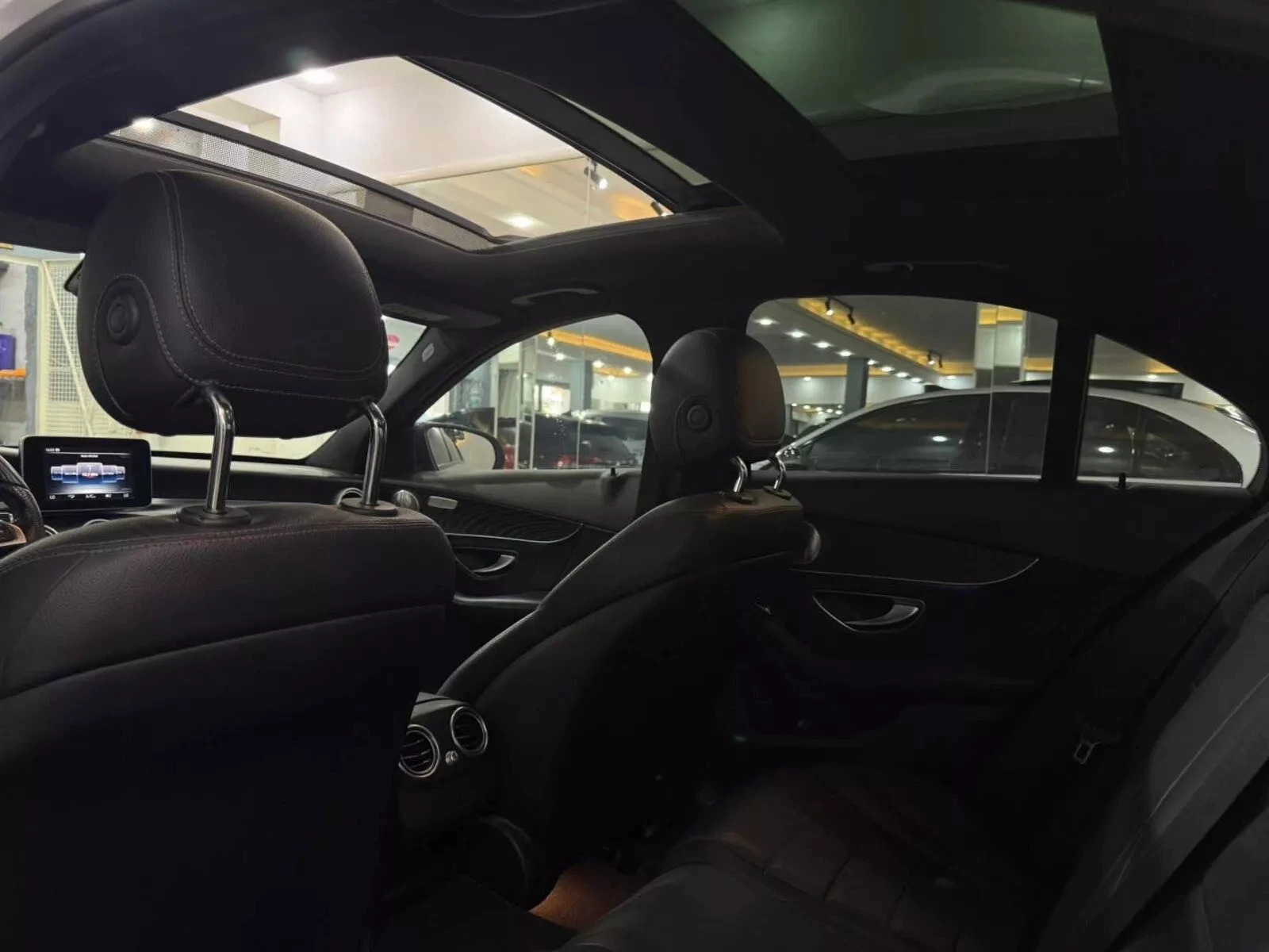 Mercedes-Benz Classe C à Ben Arous - Photo 13