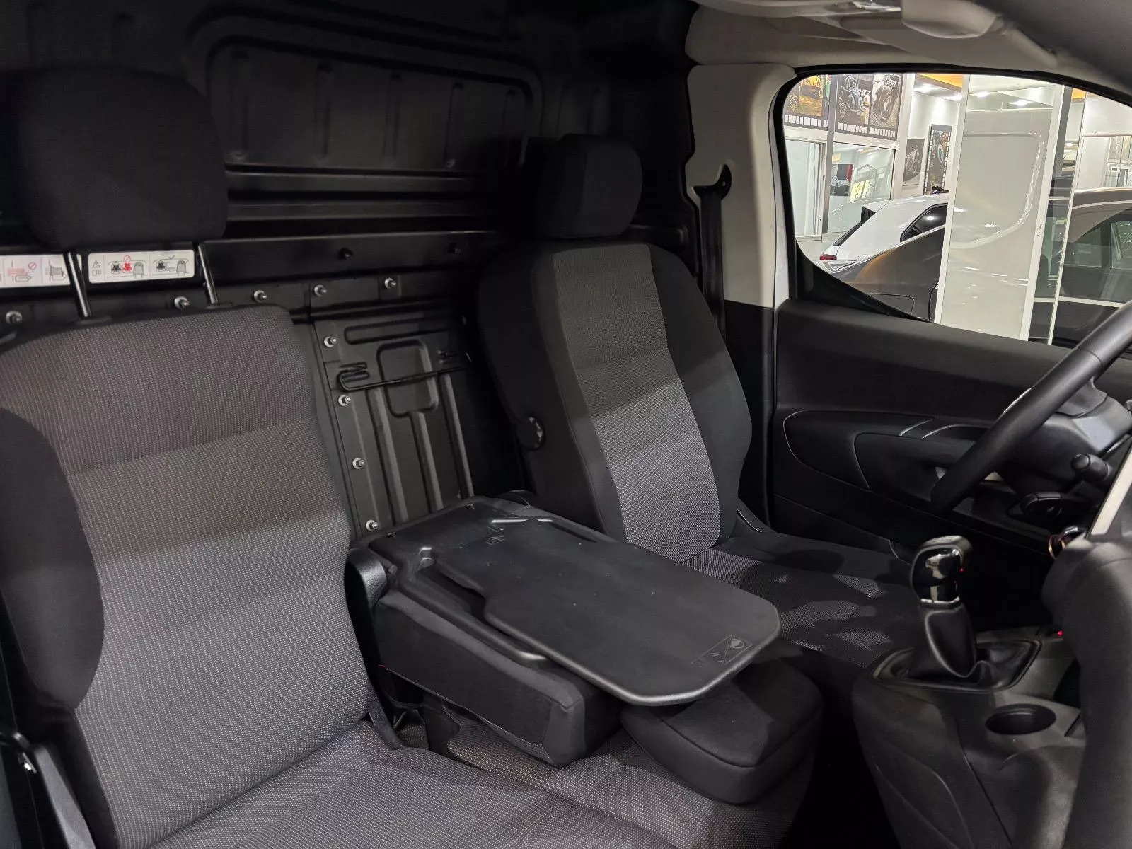 Citroën Berlingo BVA 5 places à Tunis - Photo 6