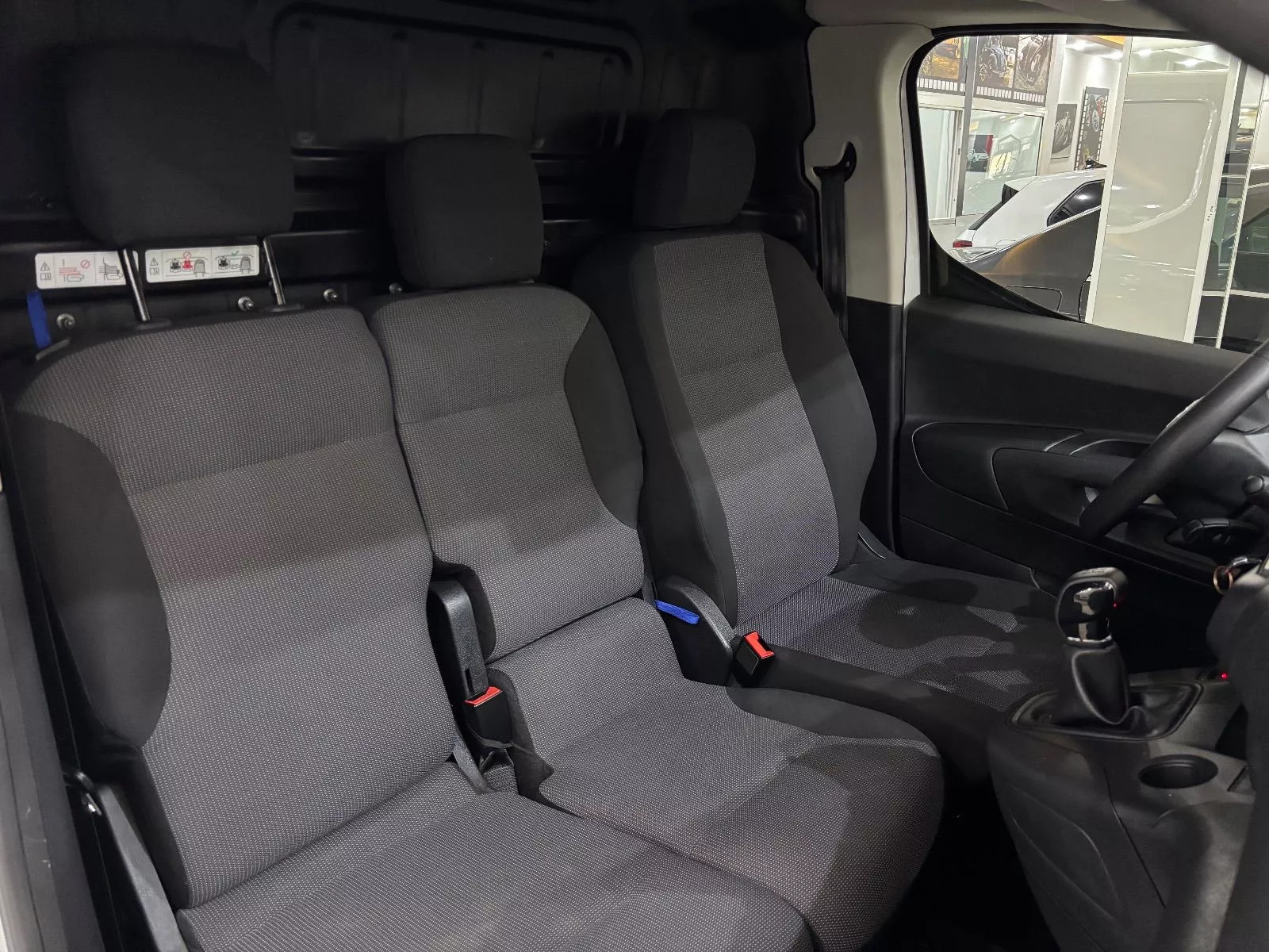 Citroën Berlingo BVA 5 places à Tunis - Photo 7