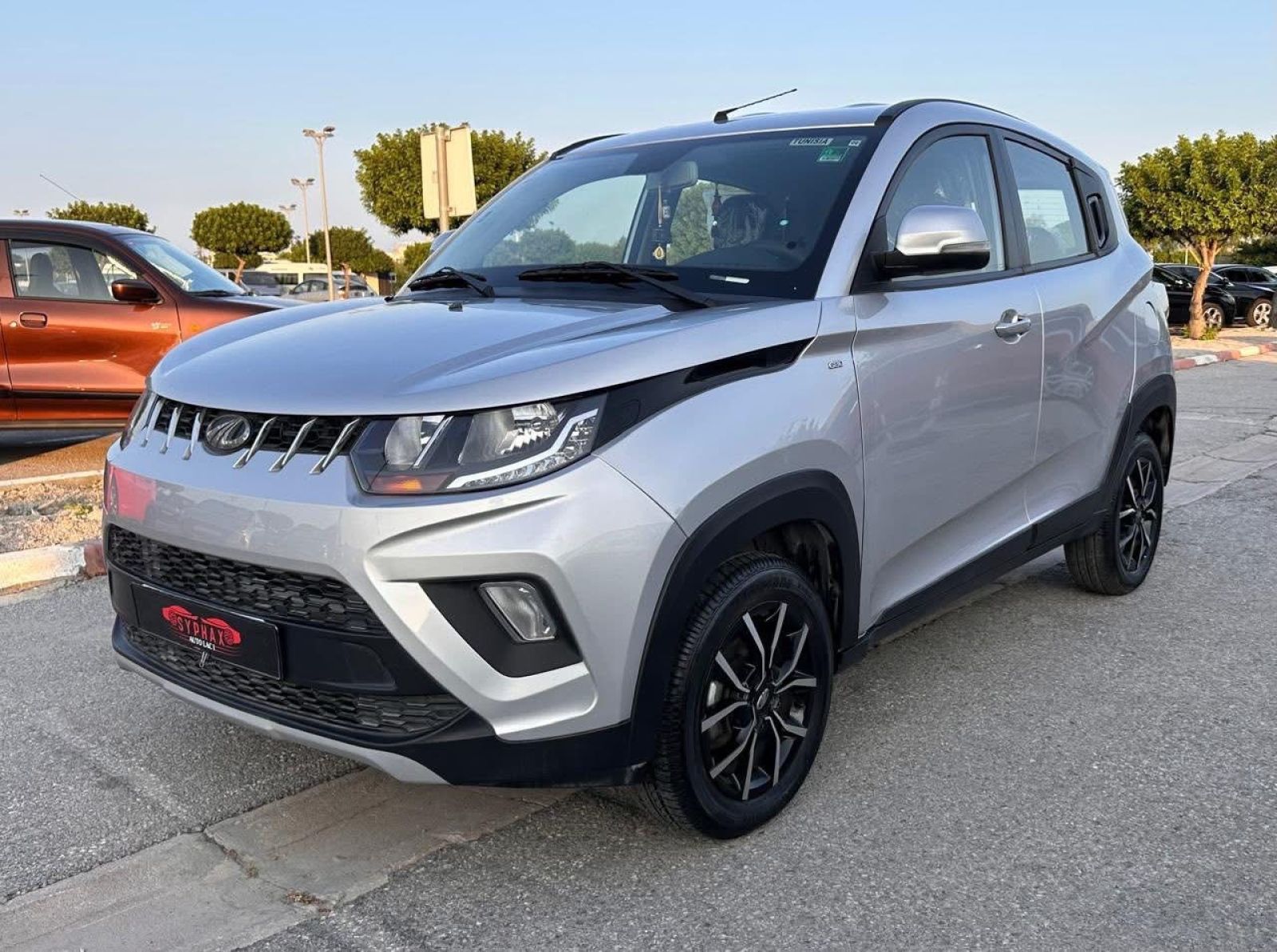 Mahindra KUV 100 K8 à Tunis - Photo 1