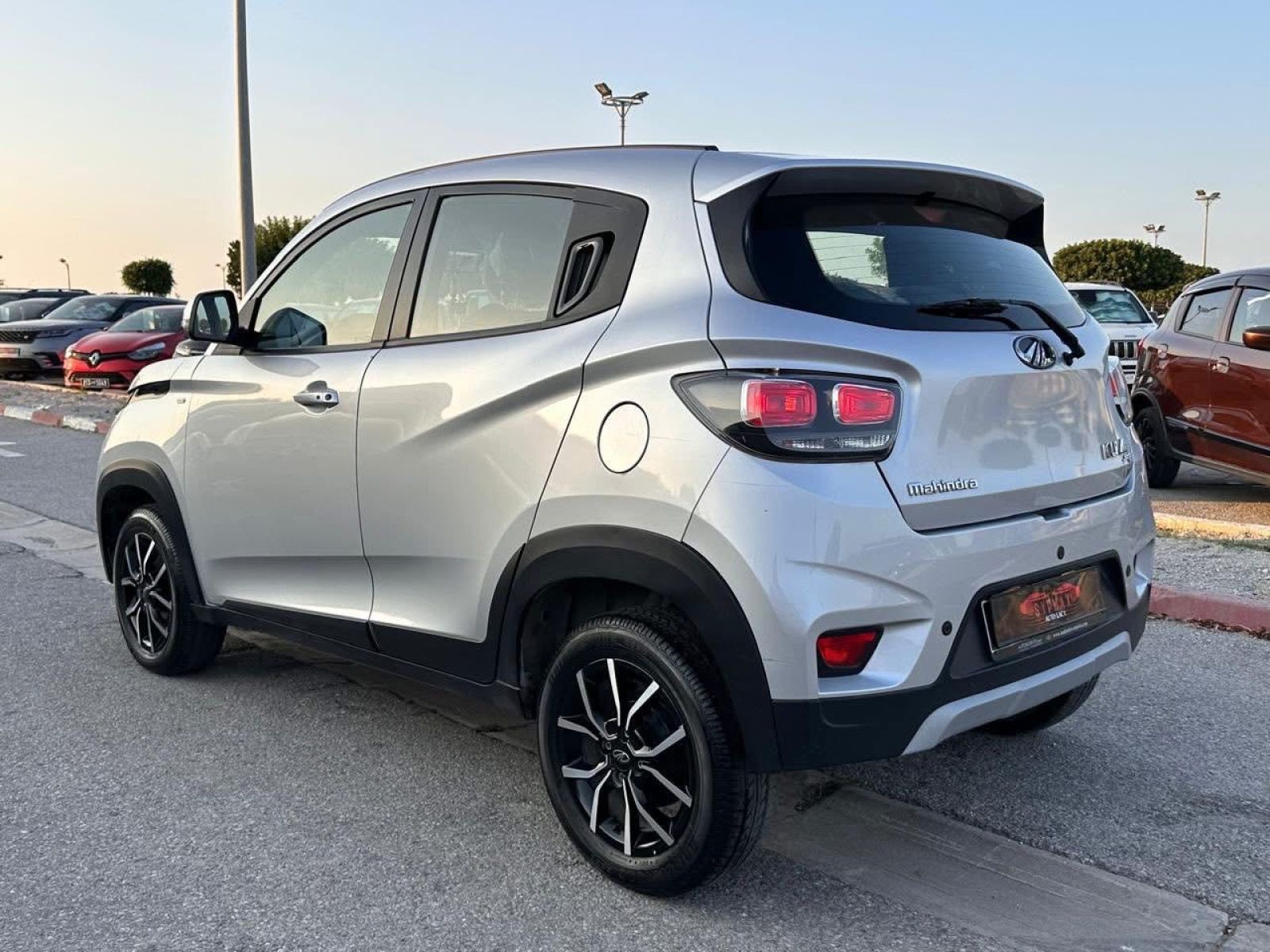 Mahindra KUV 100 K8 à Tunis - Photo 2