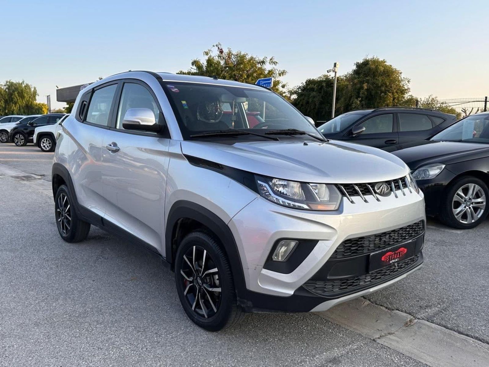 Mahindra KUV 100 K8 à Tunis - Photo 3