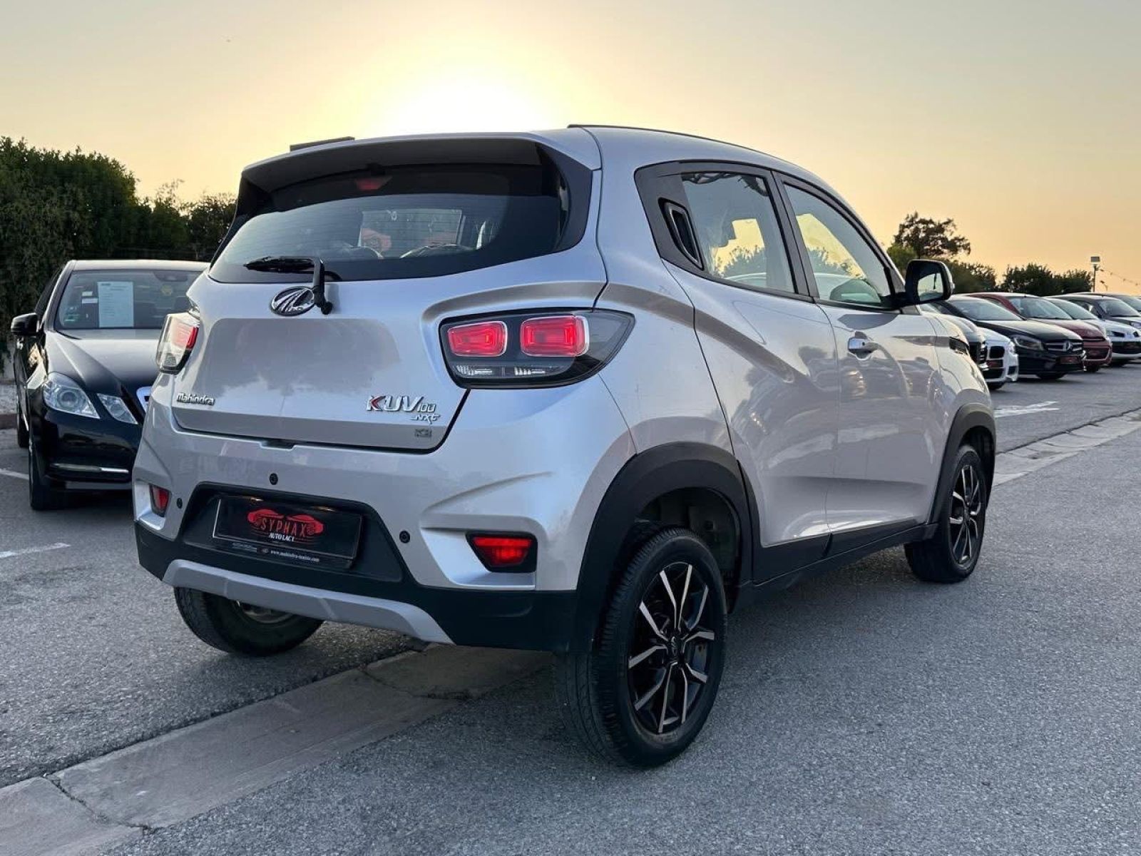 Mahindra KUV 100 K8 à Tunis - Photo 4