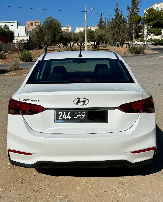 Hyundai ACCENT Essence 2020 à Tunis - Photo 3
