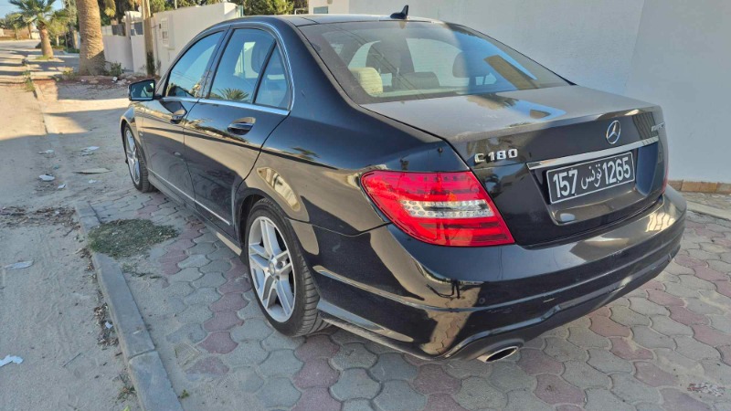 Mercedes Classe C Essence 2012 à Sfax - Photo 8