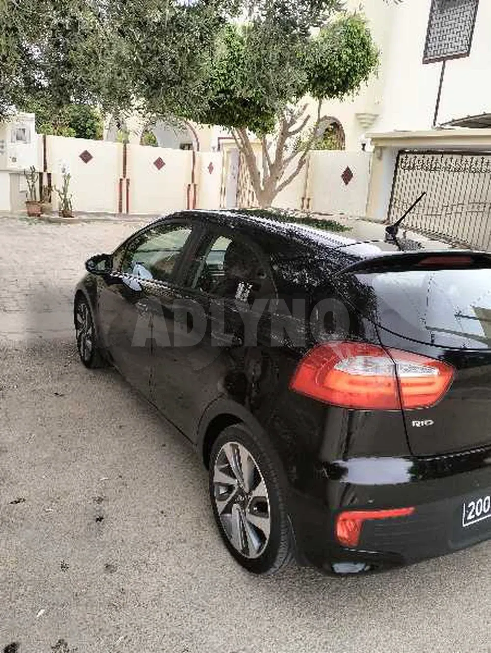 Kia Rio coupée à Sfax - Photo 3