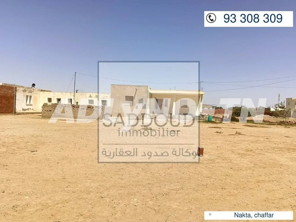 للبيع قطع ارض مرخصة للبناء مساحة من: 420م² الى 550م² بنقطة, طريق قابس كم 22 à Sfax - Photo 3