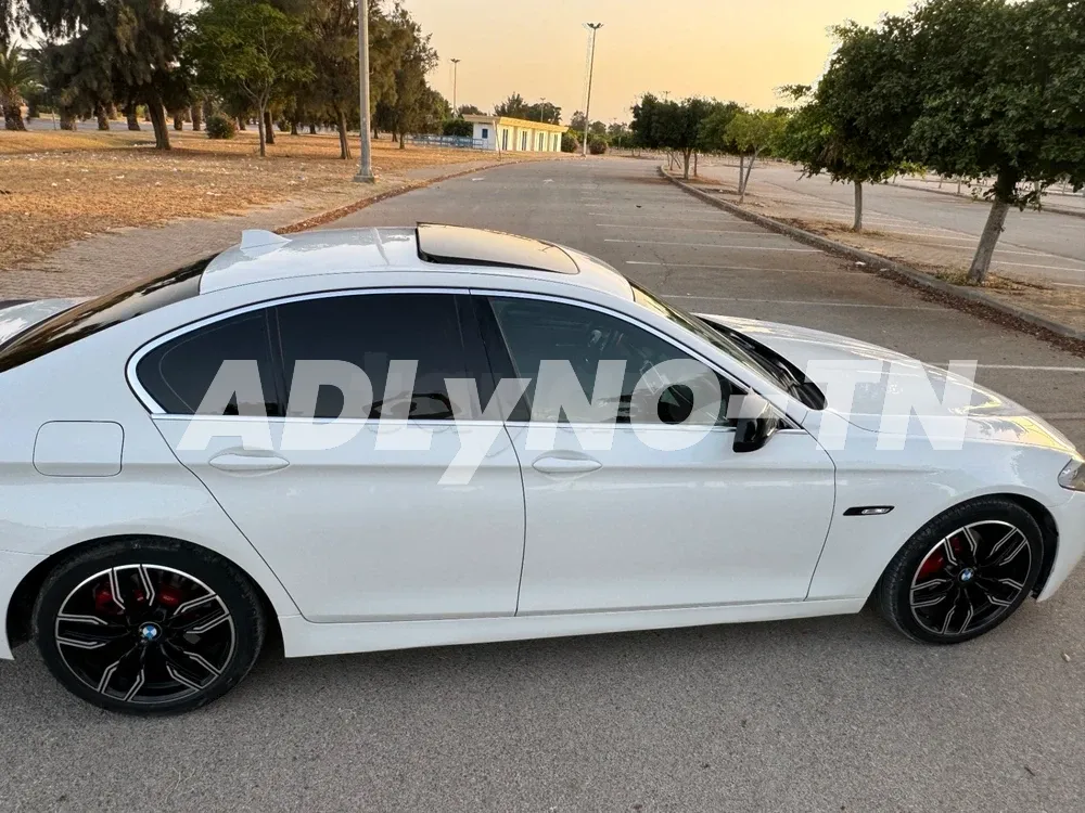????BMW SÉRIE 5 f10 KITT M???? à Ben Arous - Photo 3
