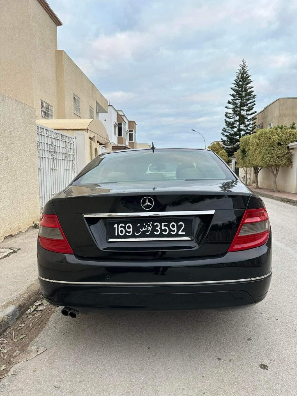 Mercedes Classe C Essence 2009 à Zaghouan - Photo 2