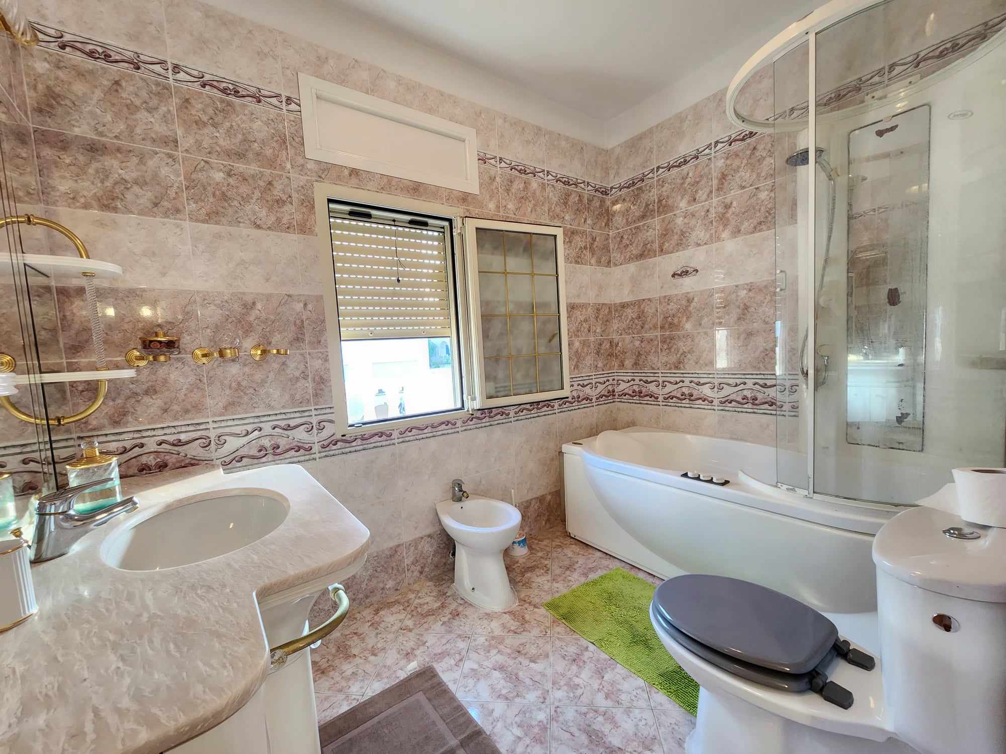    Bel étage de villa meub à Tunis - Photo 4