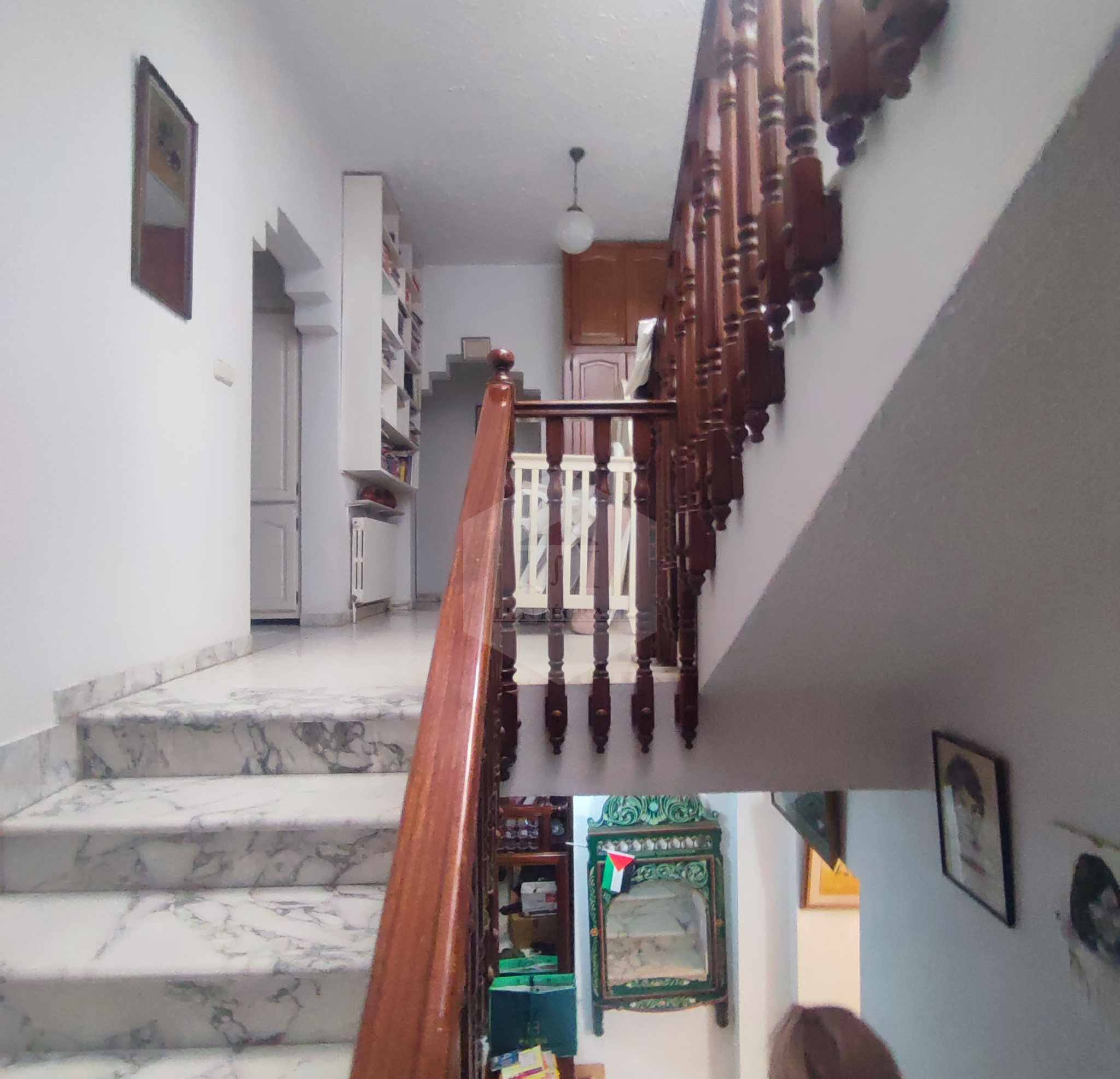    Villa s6 à usage commerc à Tunis - Photo 2