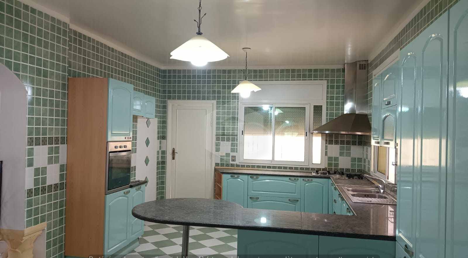  Borj cedria à louer un Appartement haut standing ; Salon + Salle de séjour +3 pièces + 1 salles de bains 