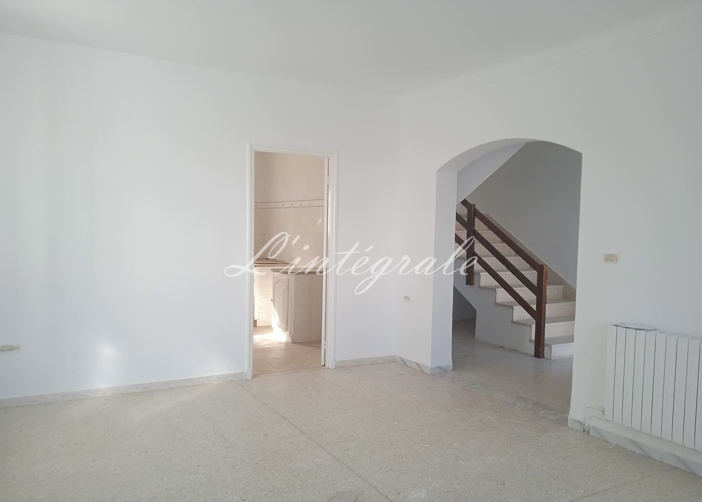    Villa 2 niveaux pour hab à Tunis - Photo 1