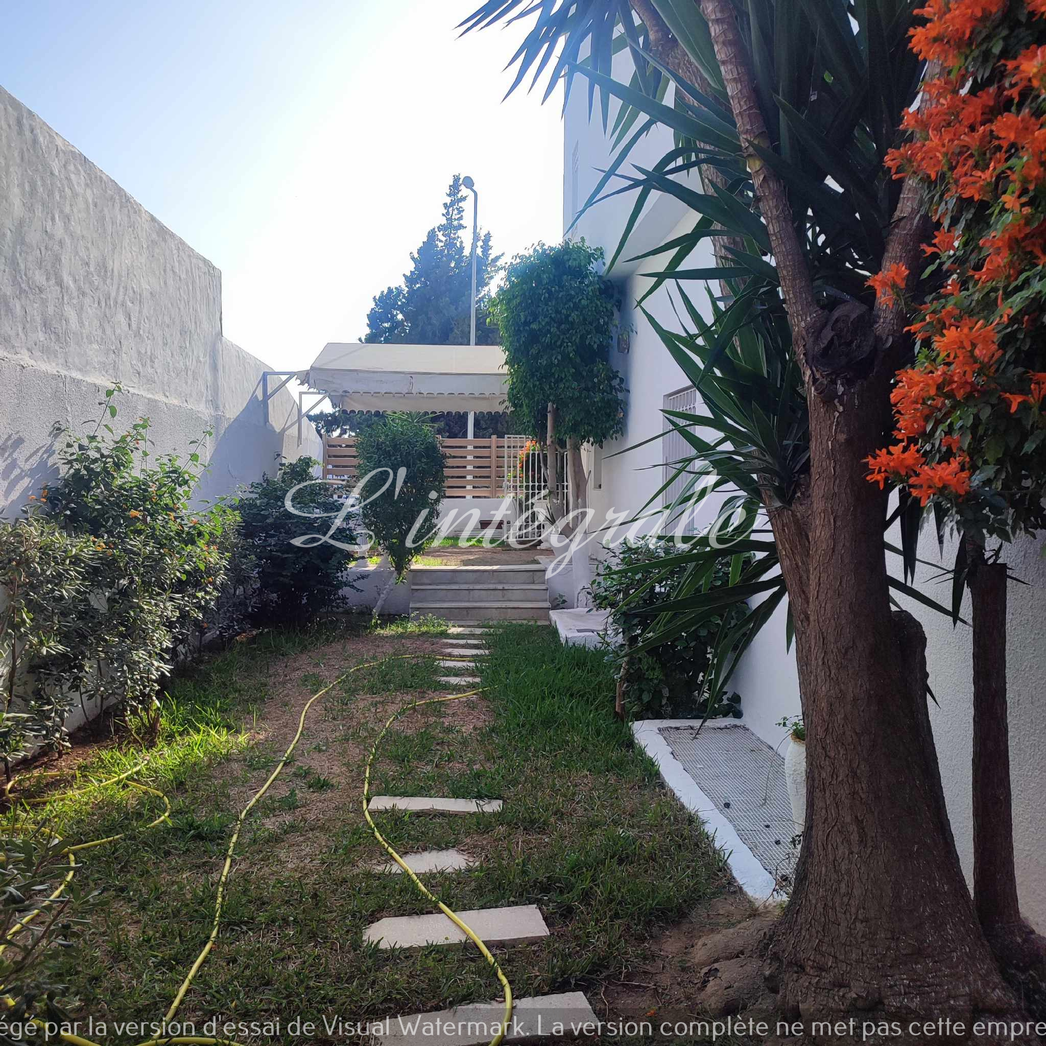    Une superbe villa avec p à Tunis - Photo 2