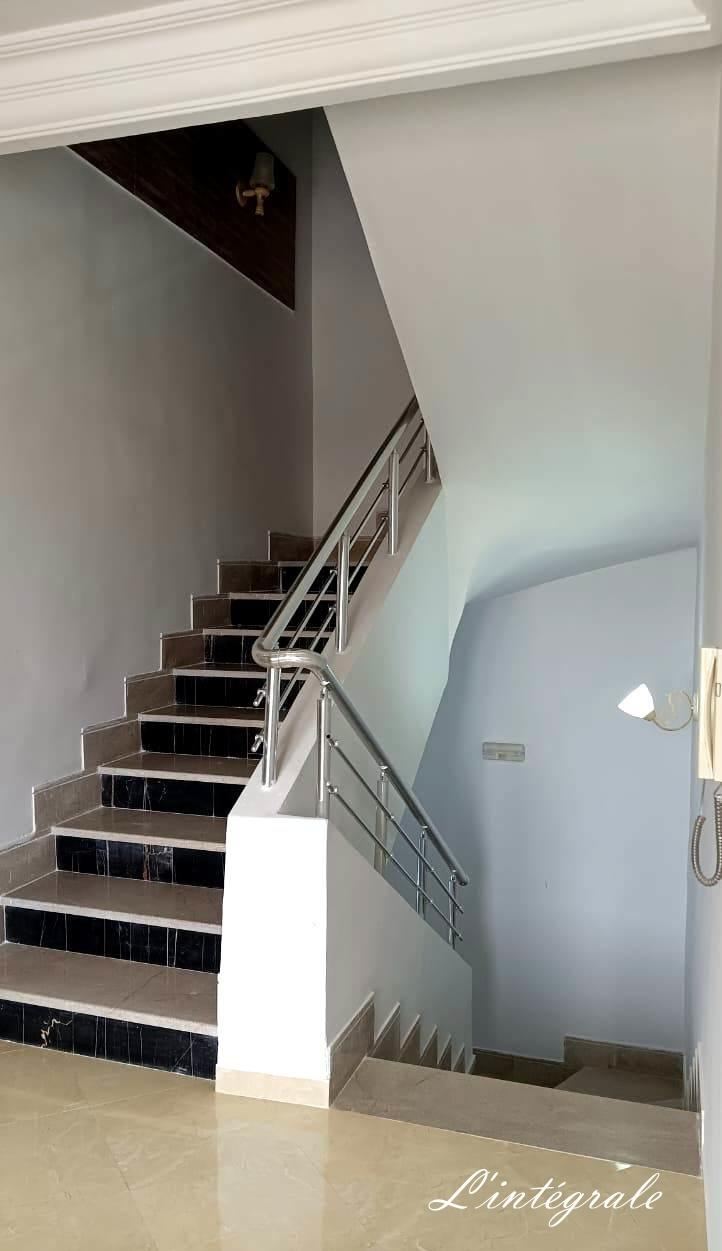    Belle villa de 4 niveaux à Tunis - Photo 4