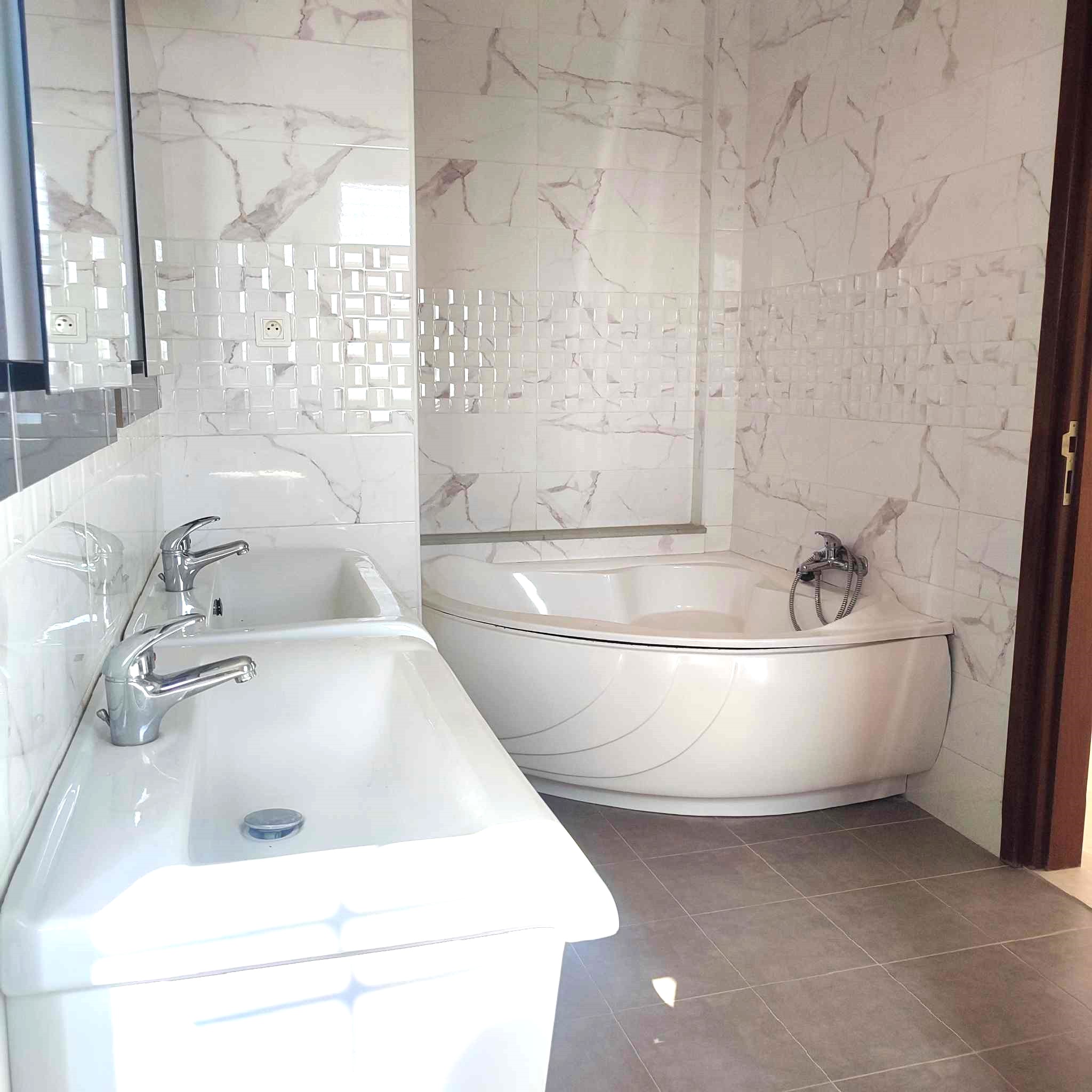    Villa neuve de 4 étages à Tunis - Photo 5