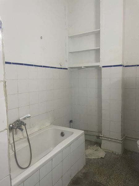   S2 vide au centre vile à Tunis - Photo 3