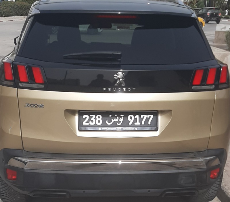 Peugeot 3008 Essence 2018 à Tunis - Photo 4