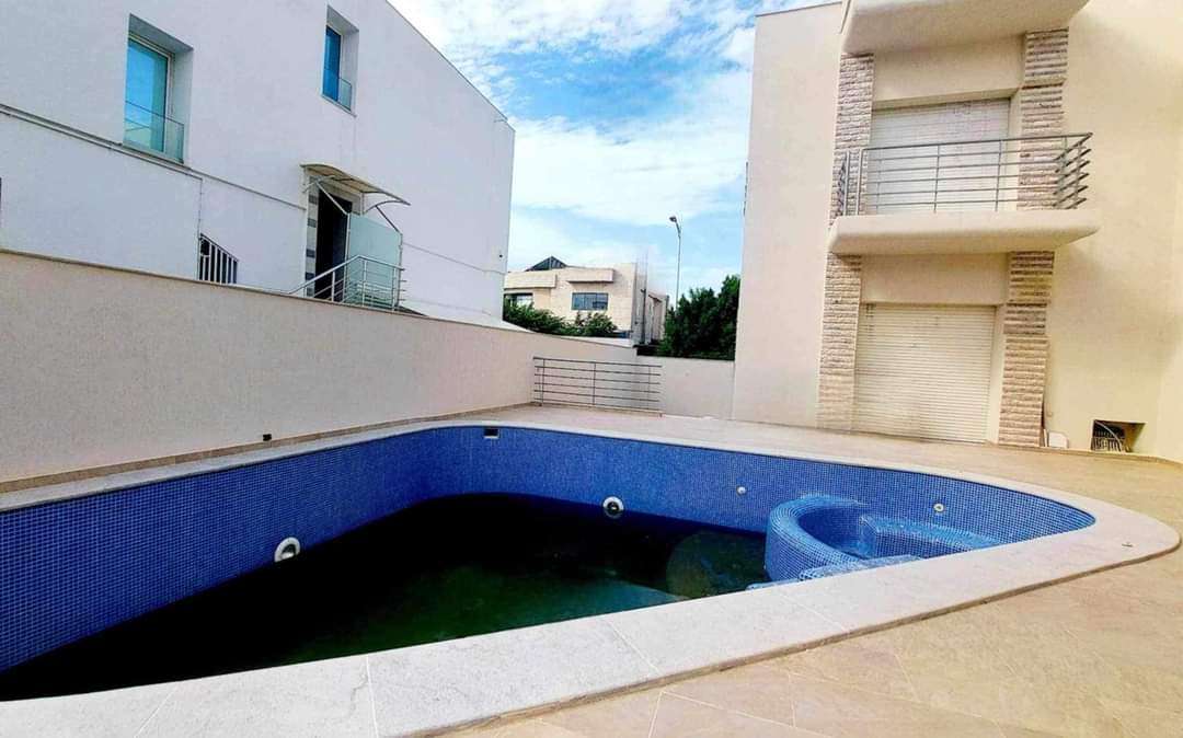  Borj cedria à louer un Appartement haut standing ; Salon + Salle de séjour +3 pièces + 1 salles de bains 